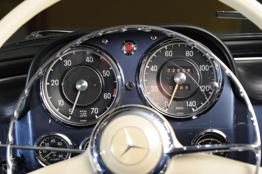  Mercedes-Benz 190 SL Roadster 1962 года  (фото 4 из 11)